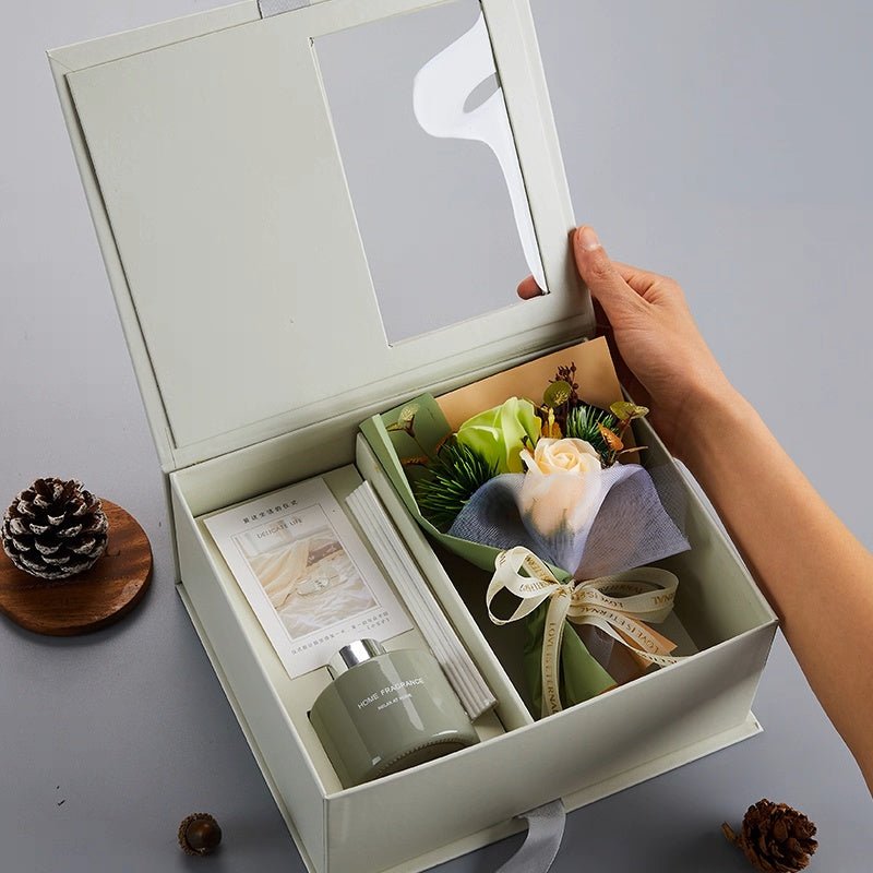 Fragrance Hug: The Elegant Bloom & Aroma Harmony Set - Small Beauty - 3