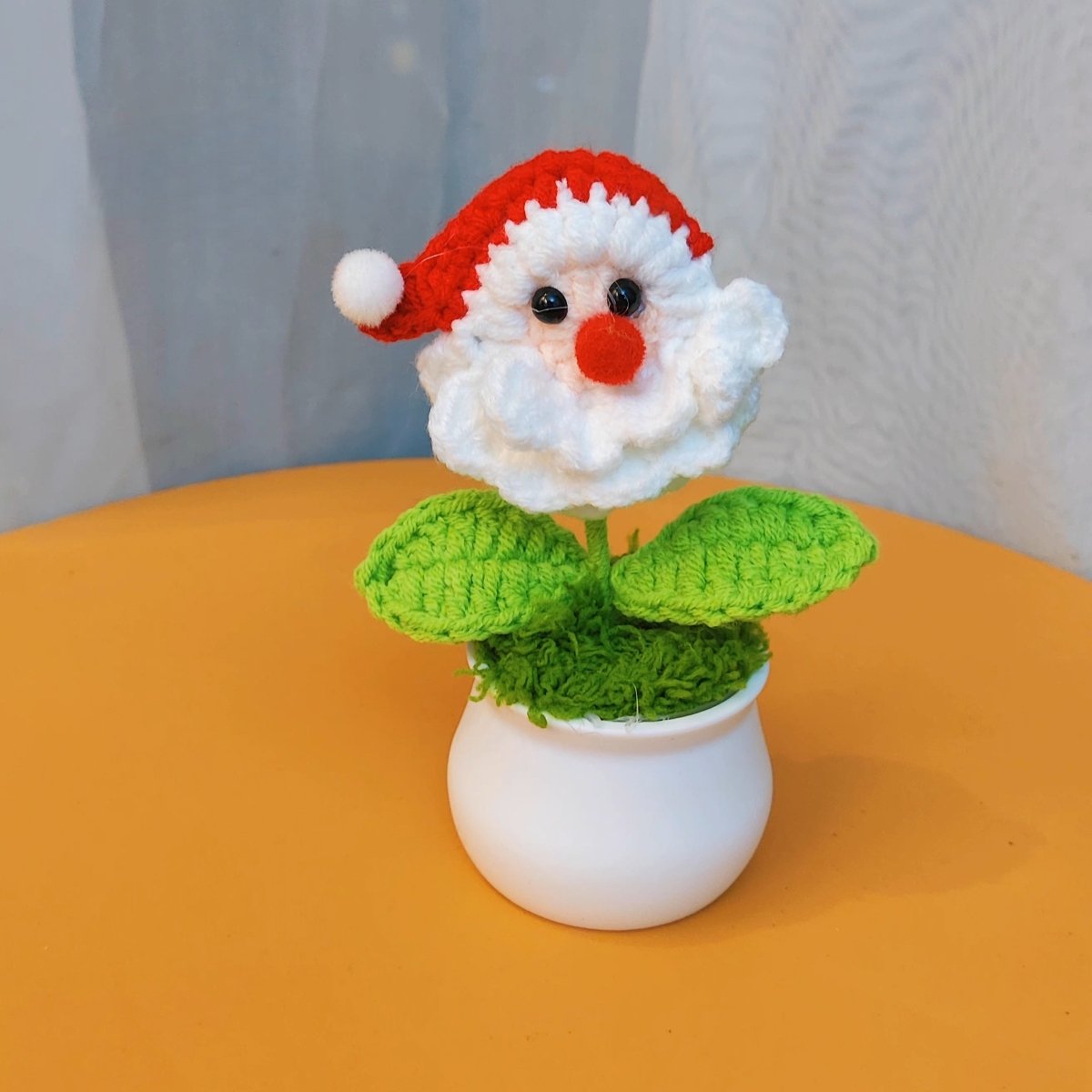 Crochet Christmas Pot Décor - Small Beauty