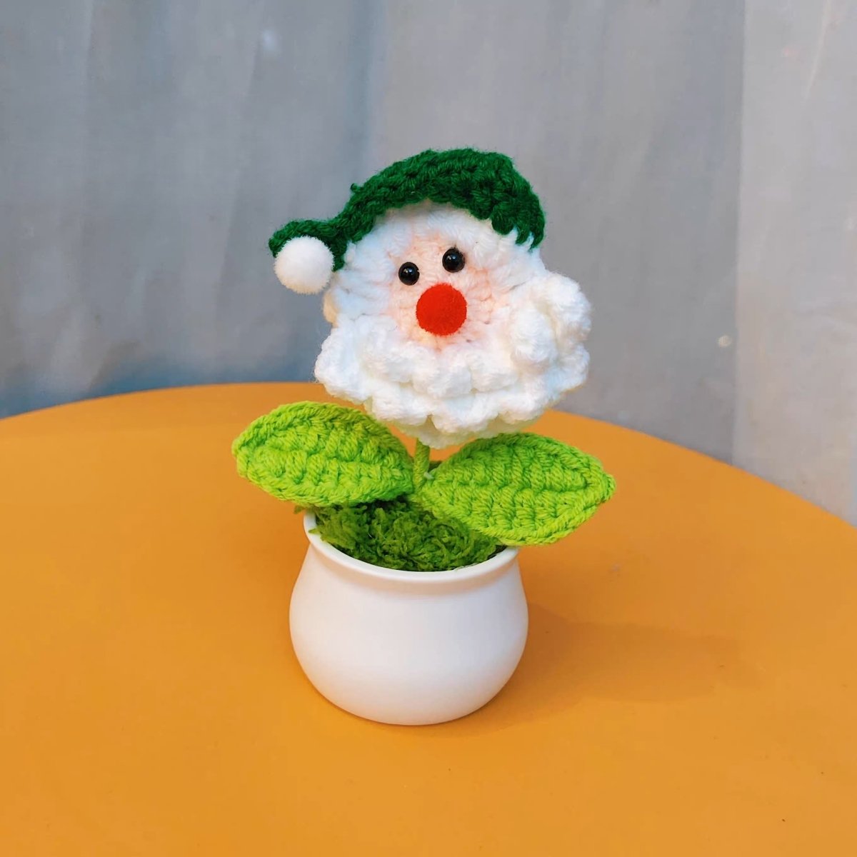 Crochet Christmas Pot Décor - Small Beauty
