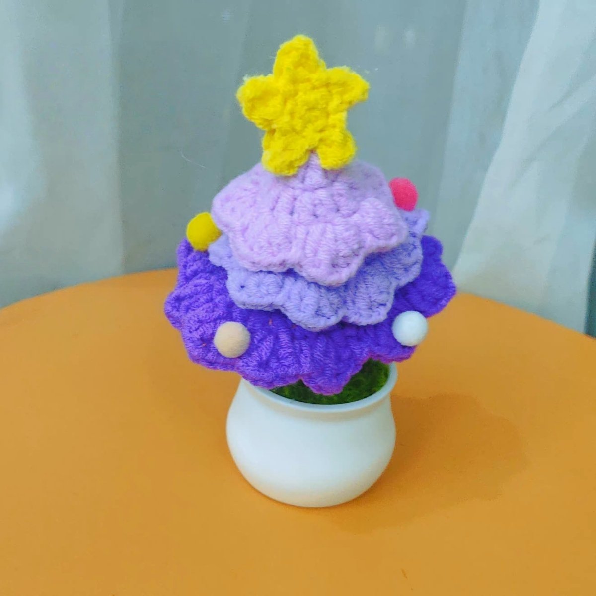 Crochet Christmas Pot Décor - Small Beauty