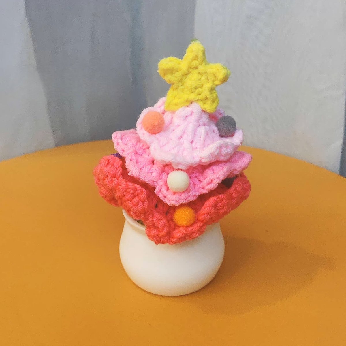 Crochet Christmas Pot Décor - Small Beauty